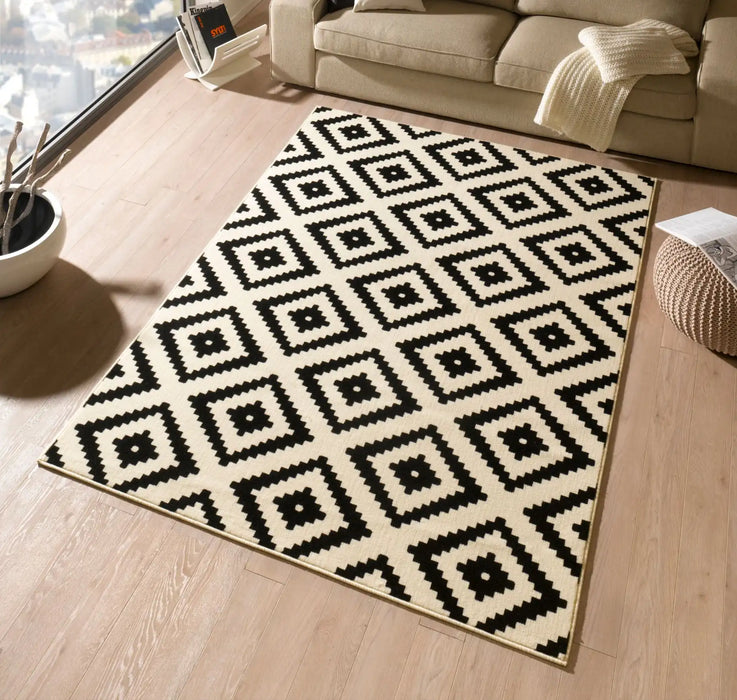Hanse Home hamla diamond cream black Black, Cream Living Room Geometric Rug.