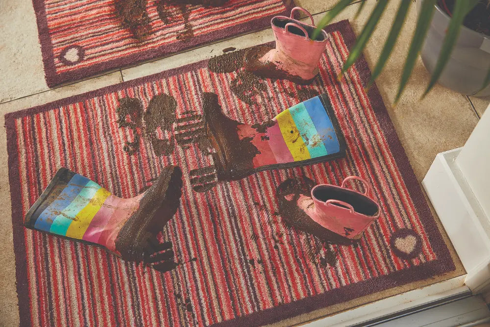 Patterned Hug Rug Red Stripe 2
