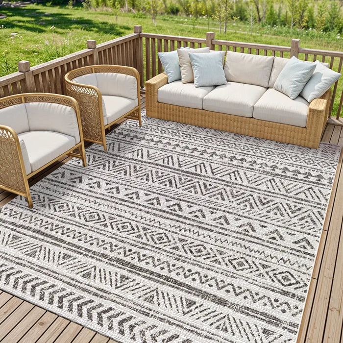 TITI In- & Outdoor Geometric Black Rug