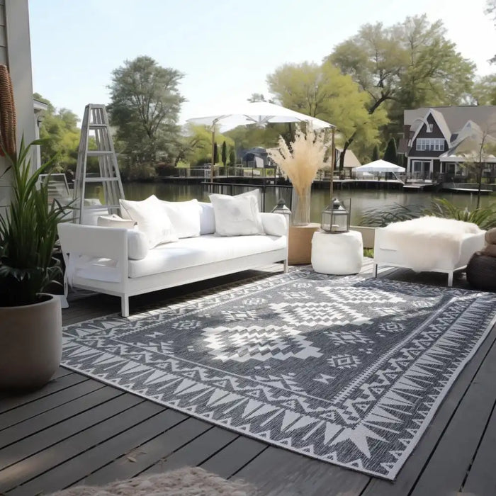Elle Decoration gemini 106018 silver Grey Outdoor Geometric Rug.