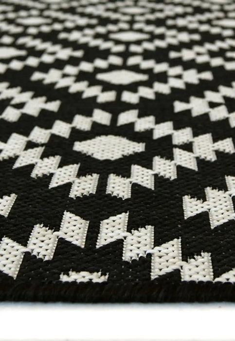 Homemaker county indoor outdoor geneva black Black Outdoor  Geometric Rug.