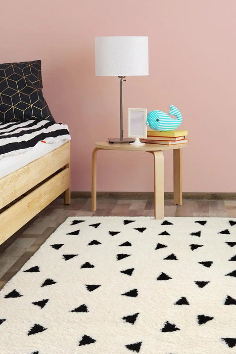 Homemaker snug melrose triangle mono Ivory Living Room Geometric Rug.