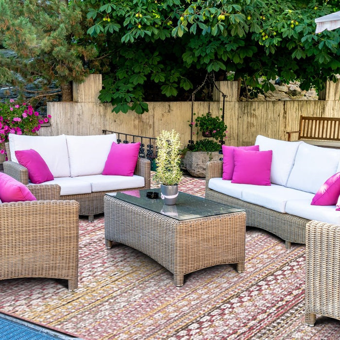 Pink Outdoor Rugs to Make Any Garden Perfectly Pretty