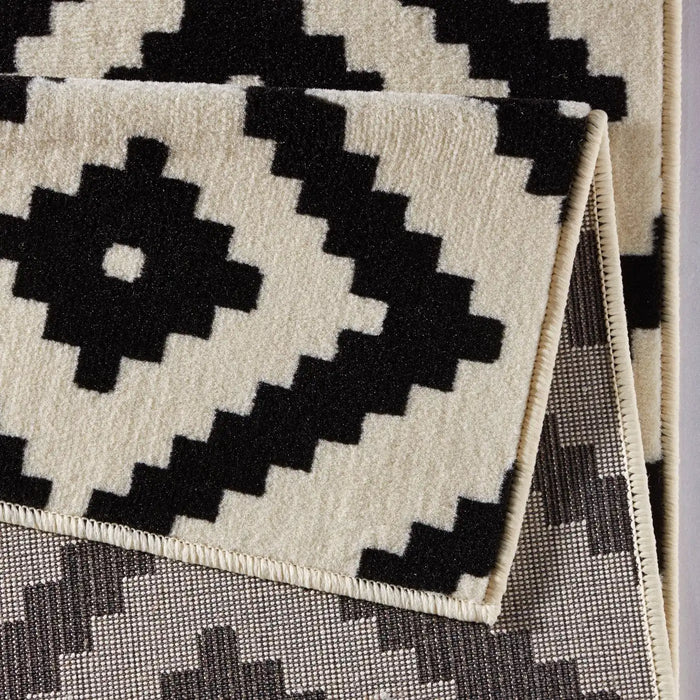 Hanse Home hamla diamond cream black Black, Cream Living Room Geometric Rug.