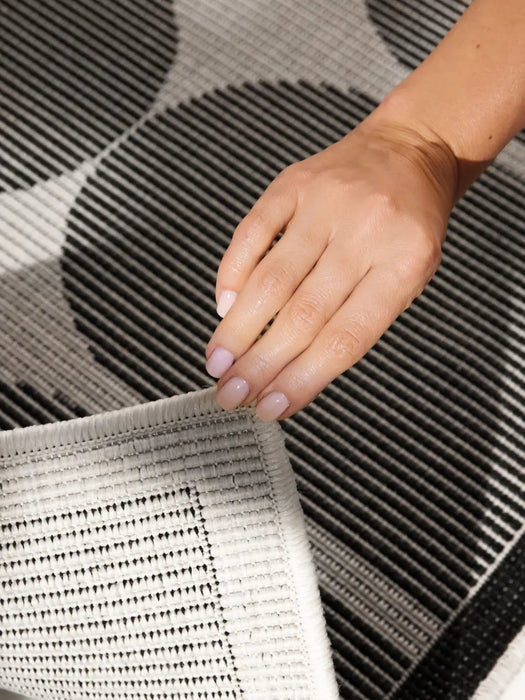 Duet 106244 Black White Indoor / Outdoor Reversible