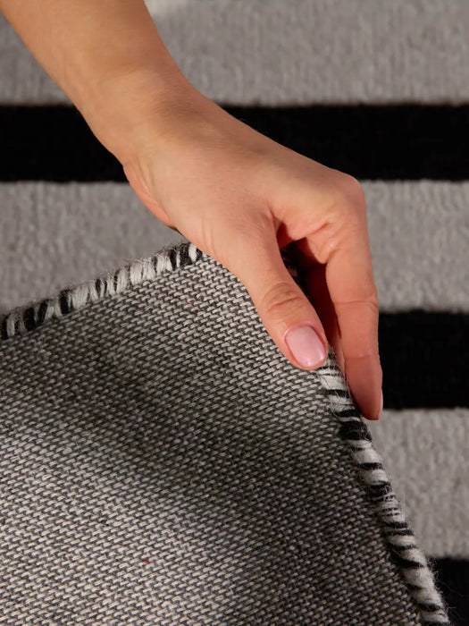 Stryve Woolen Rug Noir Black White 106358