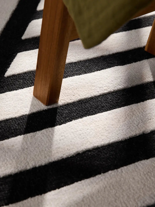 Stryve Woolen Rug Noir Black White 106358