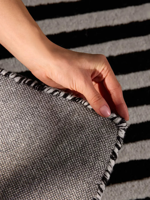 Stryve Woolen Rug Flux Black White 106359