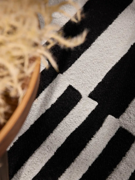 Stryve Woolen Rug Flux Black White 106359