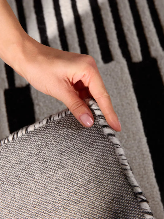Stryve Woolen Rug Pulse Black White 106360