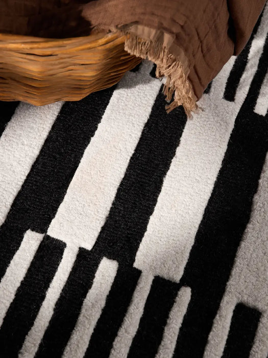 Stryve Woolen Rug Pulse Black White 106360