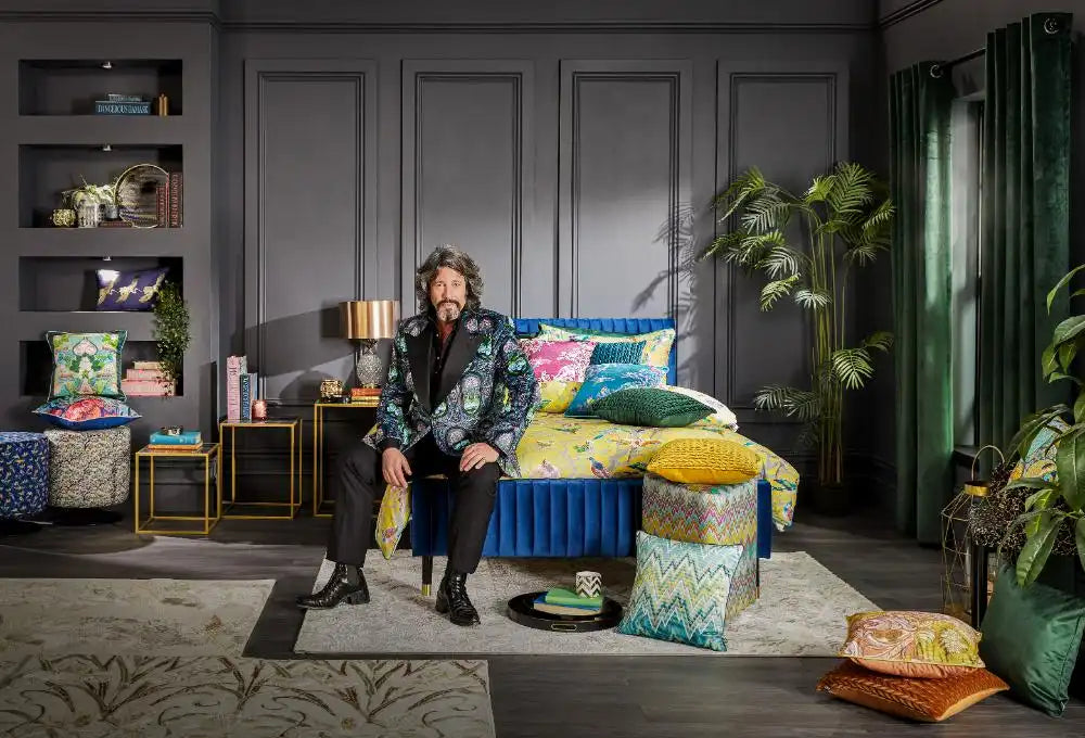 Think Rugs laurence llewelyn bowen tropicana bronze Brown, Beige Living Room Floral Rug.