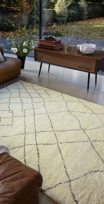 Asiatic amira am 005 Ivory Living Room Wool Rug.