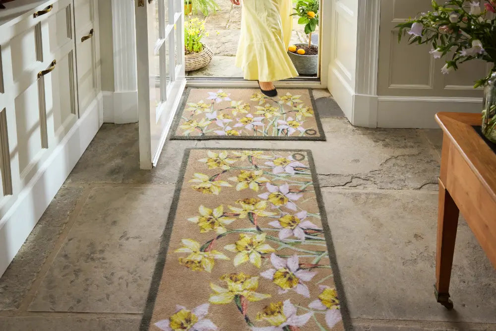 Hug Rug Washable Daffodil Blooms Multi