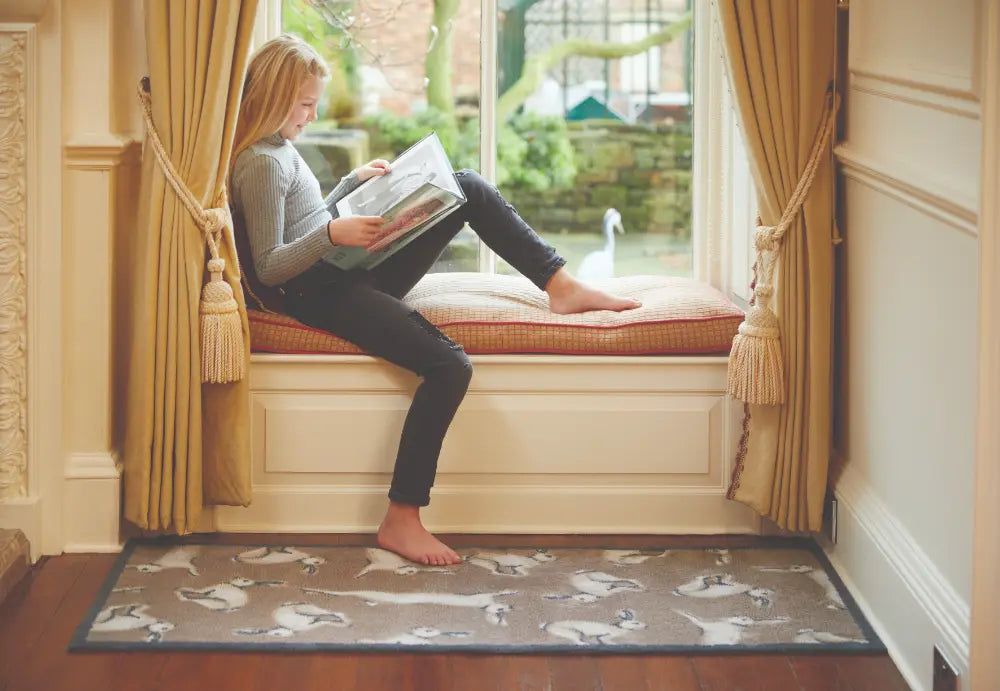 Patterned Hug Rug Hare 1 Multicoloured Rug — RugsDirect Online