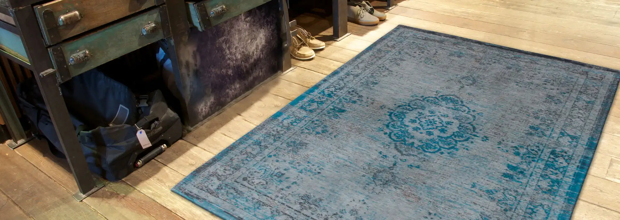 Louis de Poortere fading world medallion 8255 grey turquoise Blue, Grey, Multicoloured Living Room Flat Weave Rug.