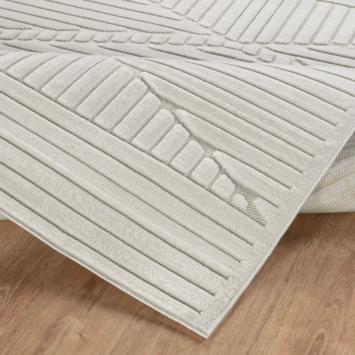 Mitsuko In- & Outdoor 3D High & Low Pile Textured White Rug