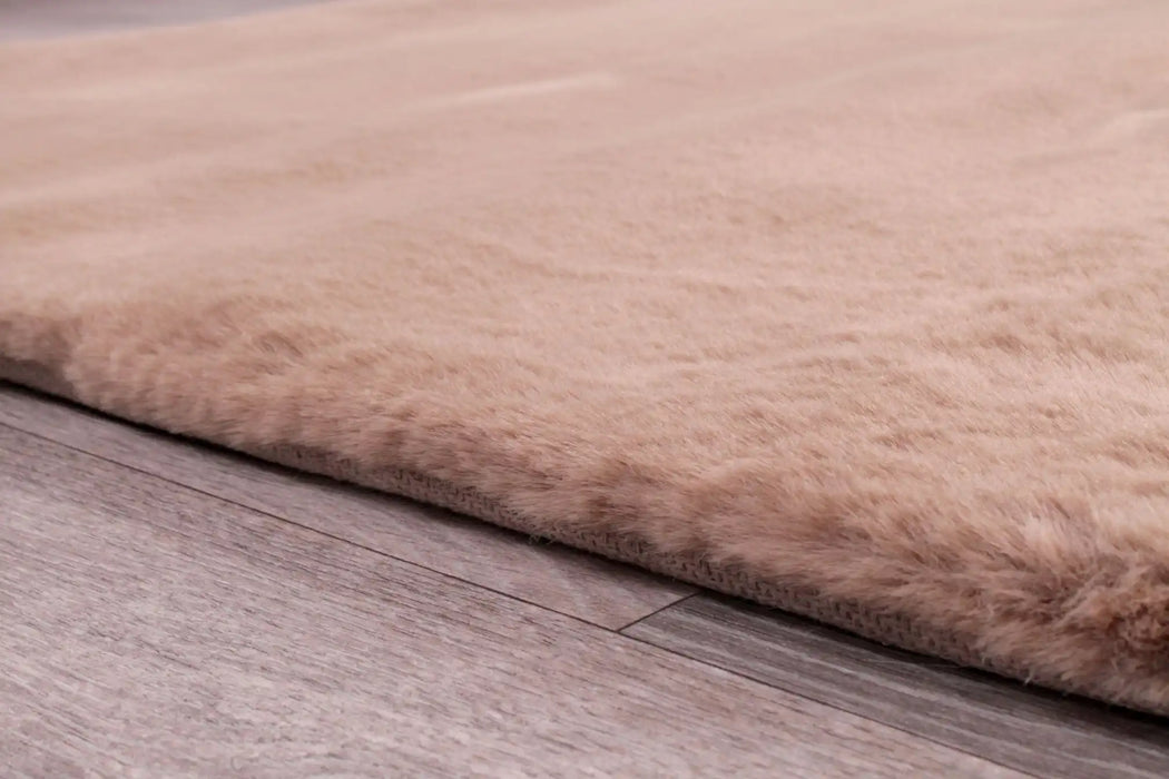 HMC luxe faux fur beige Beige Living Room  Rug.