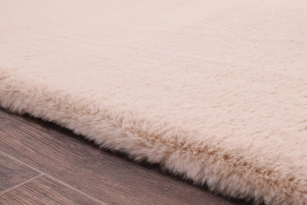 Biege Fur Rug Luxe Faux Fur Natural Beige Rug — RugsDirect Online