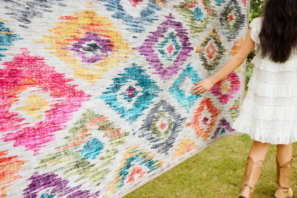 Hug Rug Eco-Washable Painted Ikat