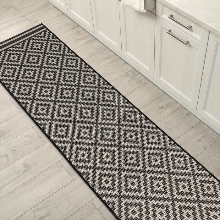 Patio 12 Diamond Mono Rug