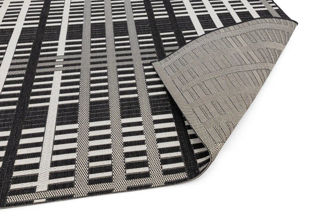 Asiatic patio pat22 black grid Black Outdoor  Striped Rug.