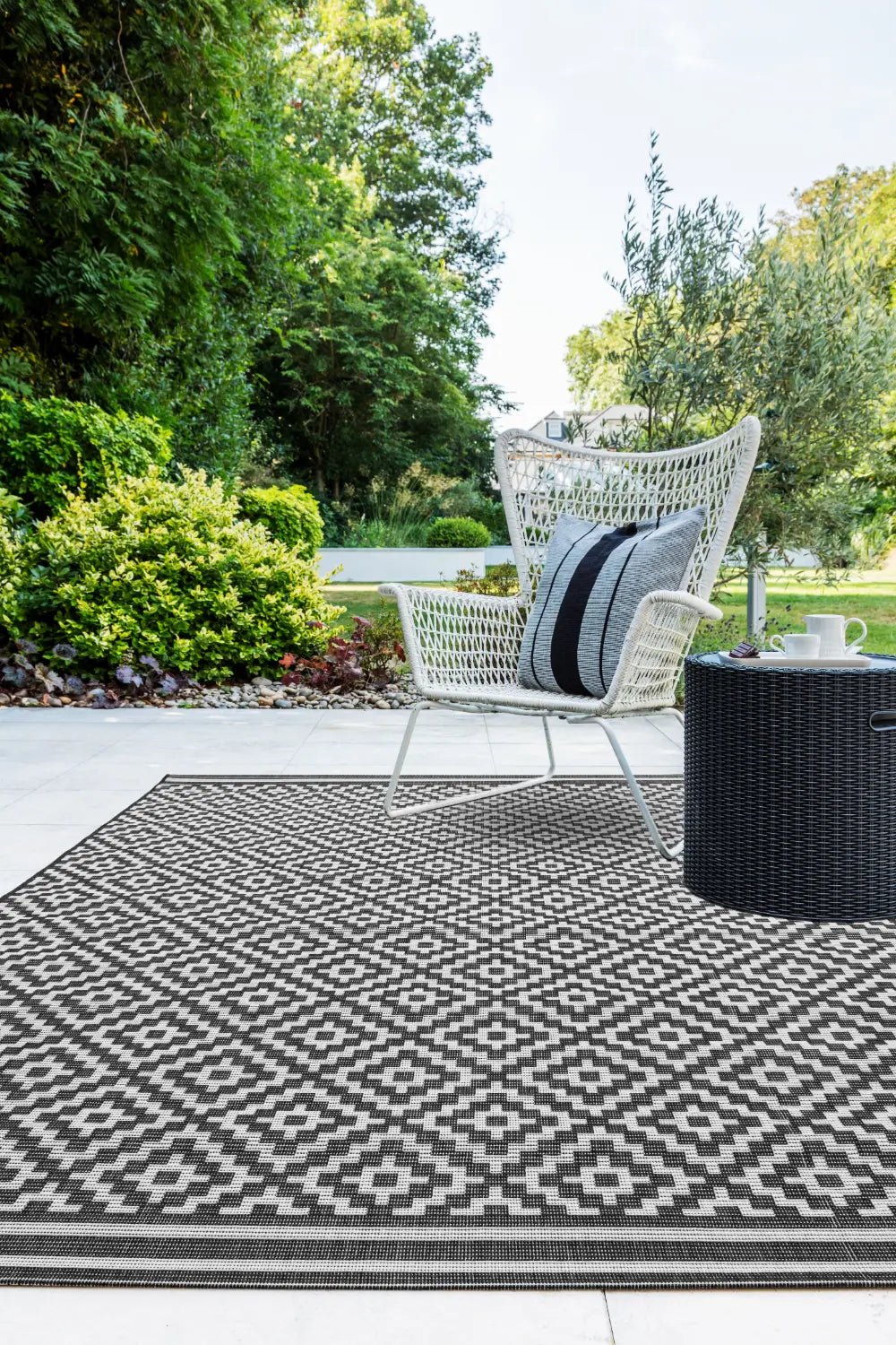 Black Striped Rugs