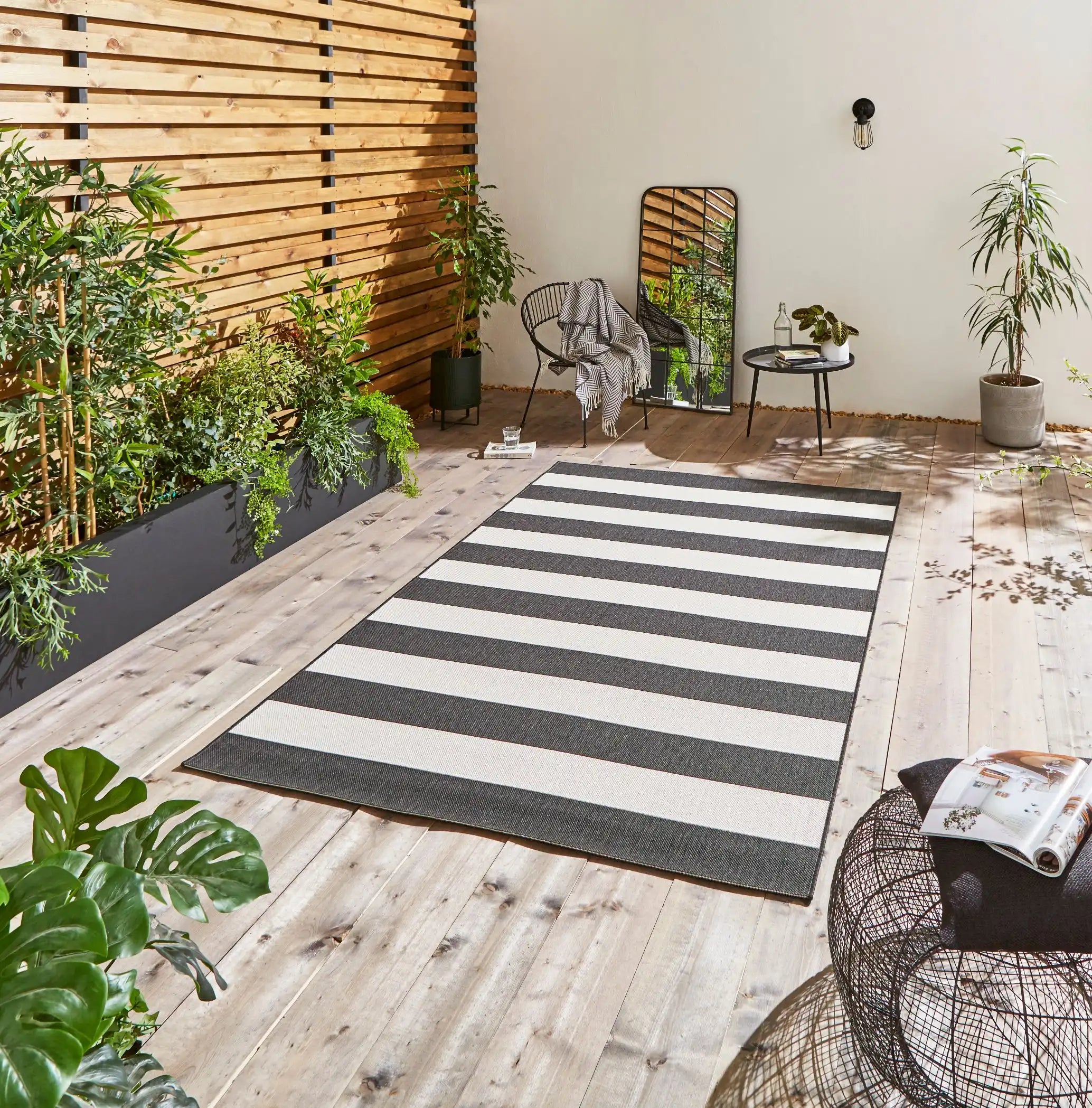 Santa Monica 48644 Black White Rug