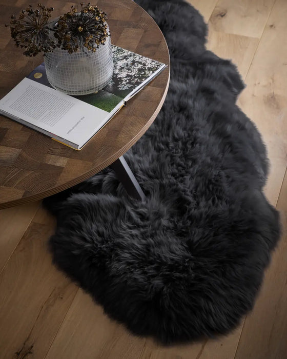 SheepSkins Hug Black Rug