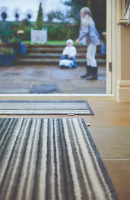 Patterned Hug Rug Stripe 82