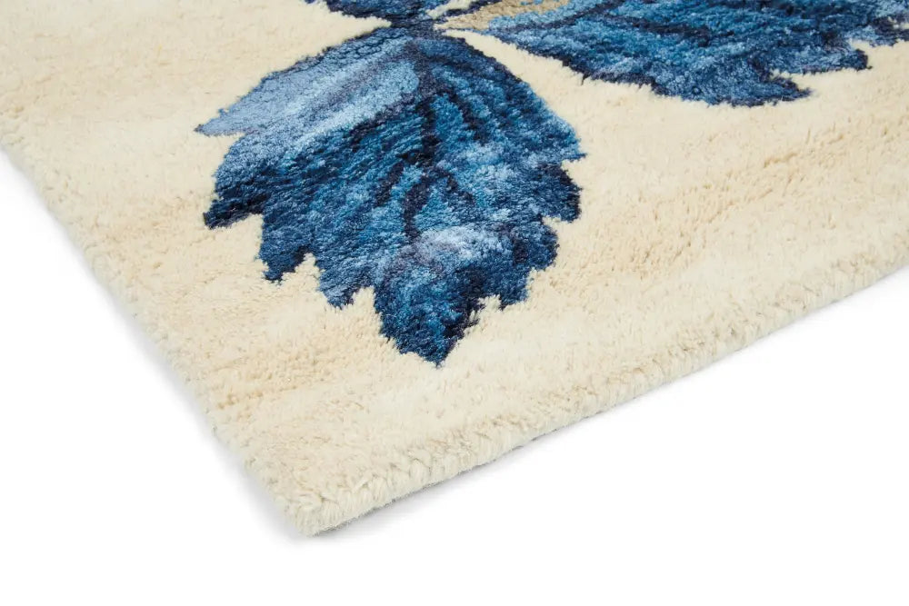 Wild Strawberry Wedgwood Cream 038108 Rug