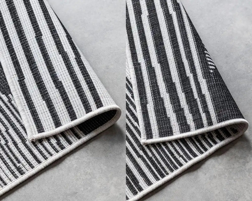 Elle Decoration gemini 106014 black Grey, Black Outdoor  Geometric Rug.