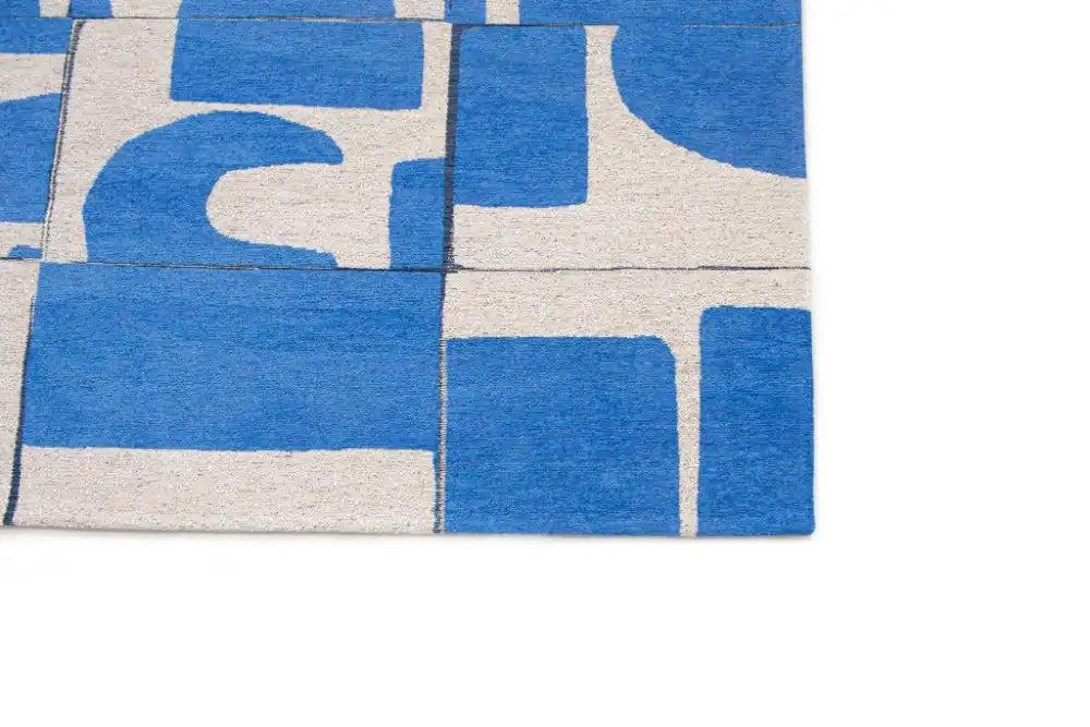 Louis de Poortere papercut 9358 papercut campanula Blue, Ivory Living Room Geometric Rug.