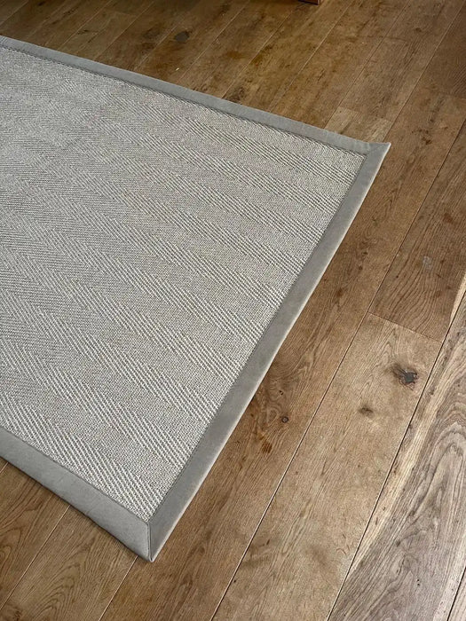 Sisal Rugs havana argent with a faux suede caramel Beige Living Room Geometric Rug.