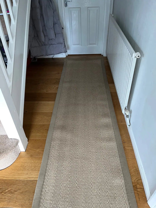 Sisal Rugs havana argent with a faux suede caramel Beige Living Room Geometric Rug.