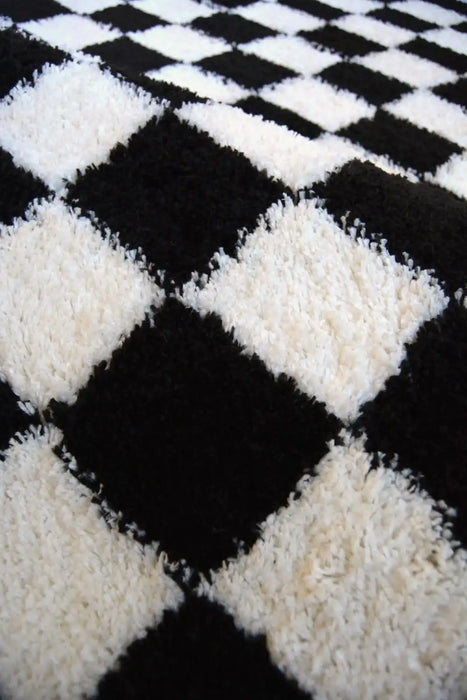  snug melrose checks mono    Rug.