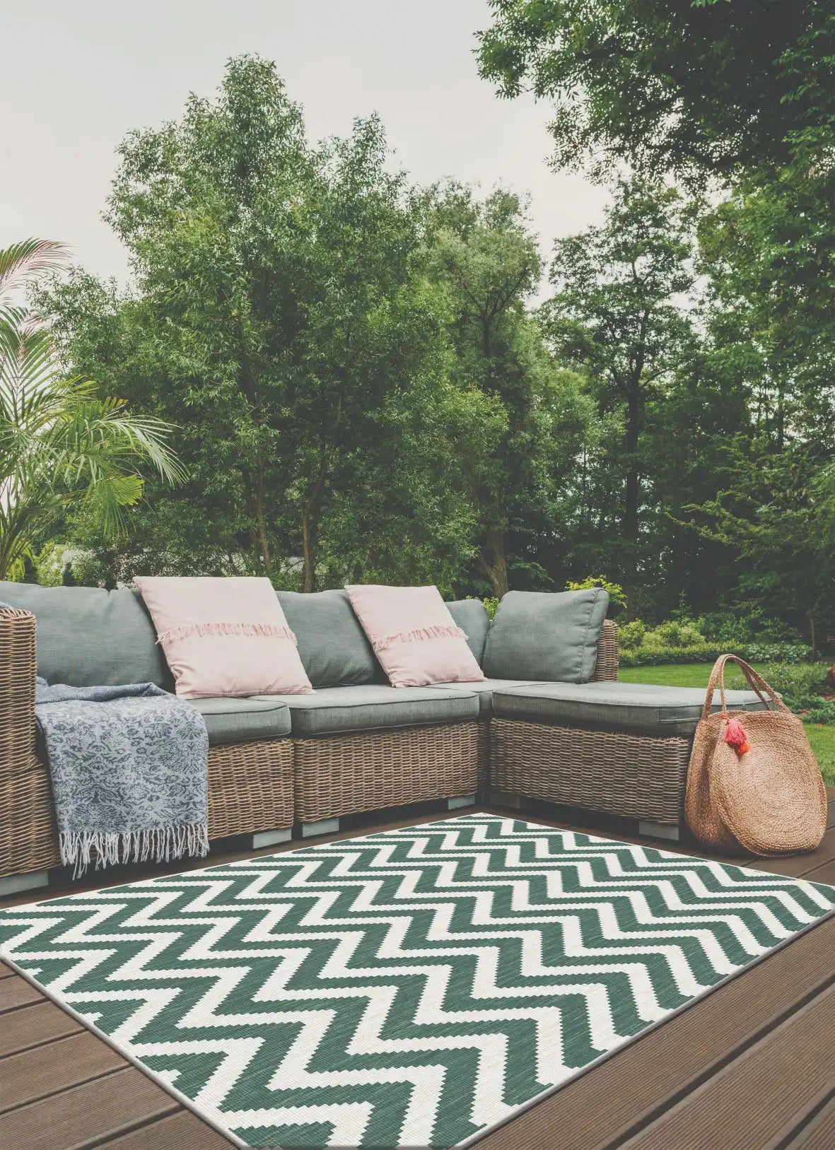 Green Trellis Rug Duo Weave Indoor/Outdoor Chevron Green Green, Ivory Rug — RugsDirect Online