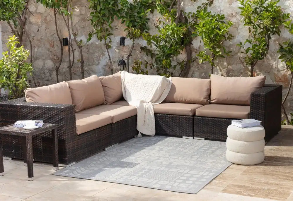Surya rvl sally 2378 grey Grey Living Room Flat Weave Rug.
