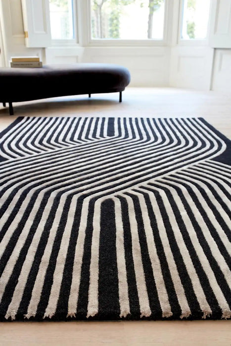 Asiatic matrix asiatic solstice gunmetal Grey, Black Living Room Wool Rug.